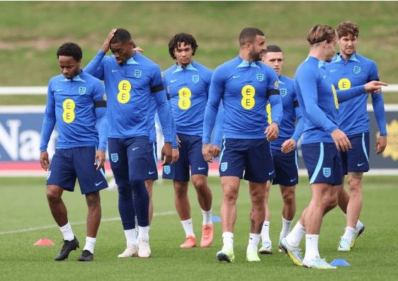 希腊队在欧预赛中坚持不懈，冲刺胜利的简单介绍