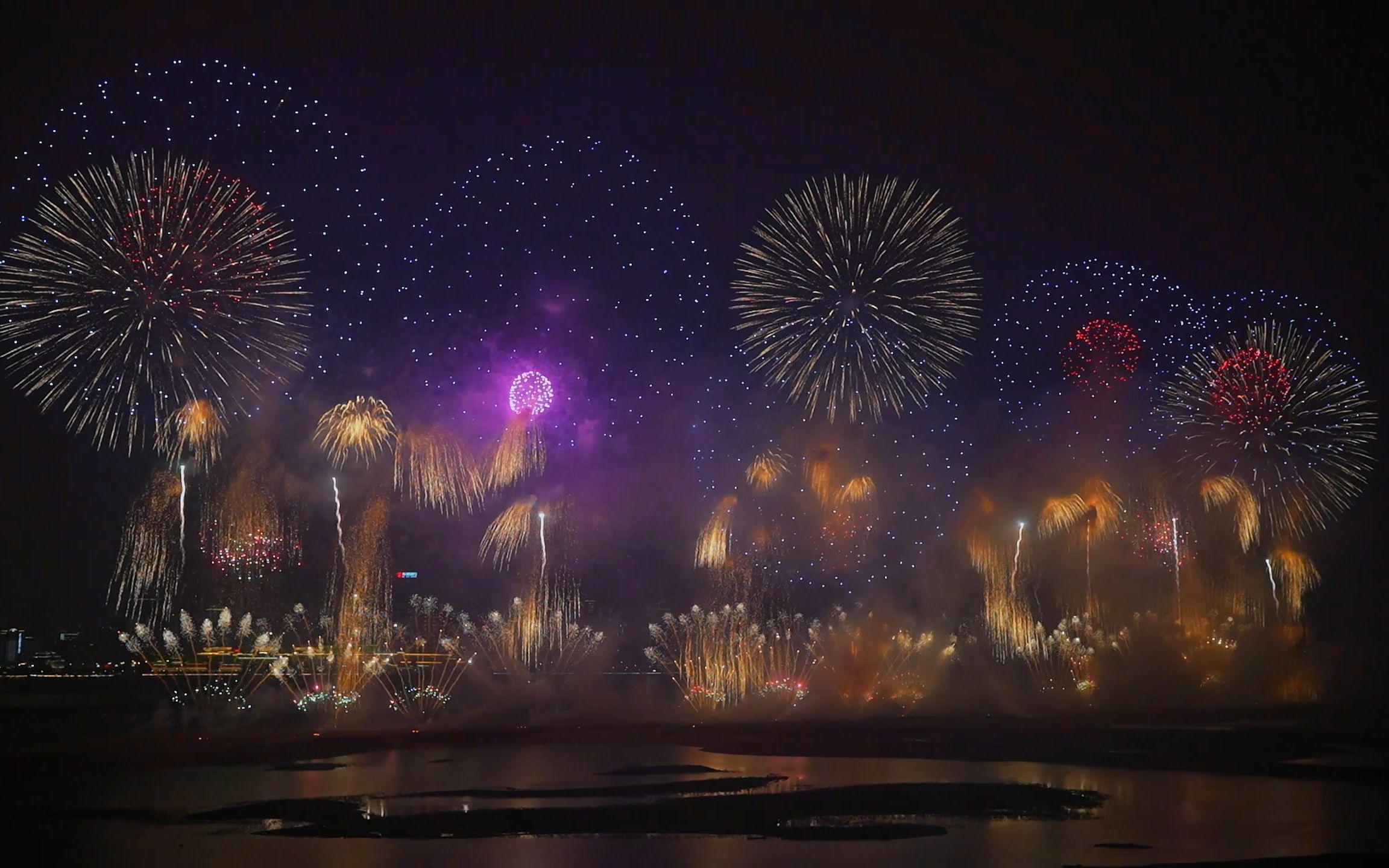 包含神奇一幕！球场上的精彩表演让人目不暇接的词条